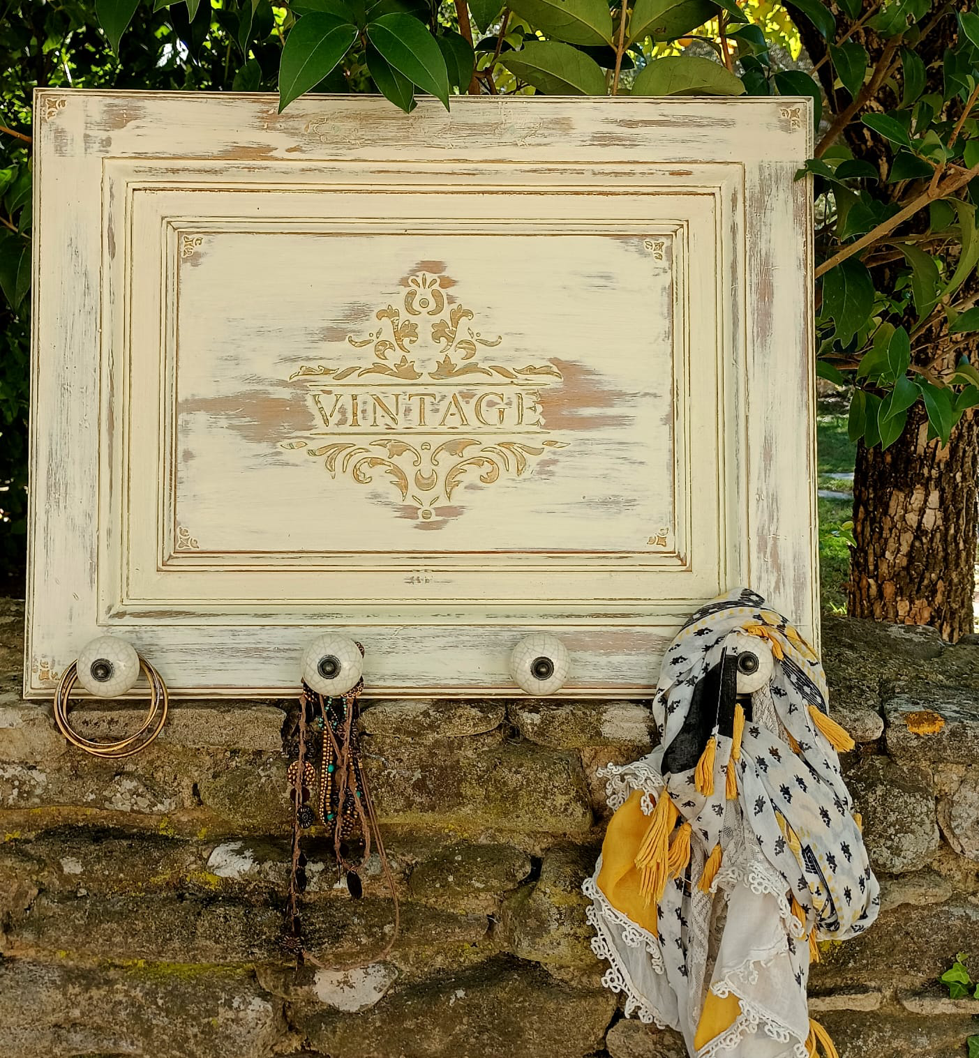 porte-manteau-vintage-detourne-porte-buffet-lou-mind-creations